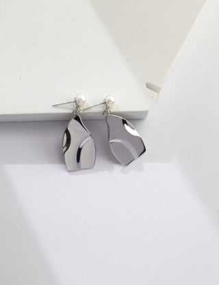 Pure silver pearl earrings