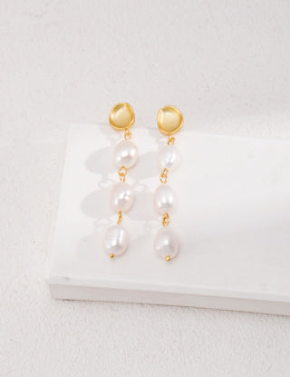 Irregular-shaped Baroque pearl earrings