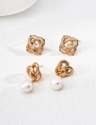 S925 silver Design with a greenish zircon vintage earrings