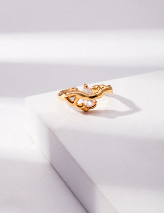 A pure silver zircon ring