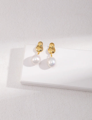 Irregular-shaped Baroque pearl earrings