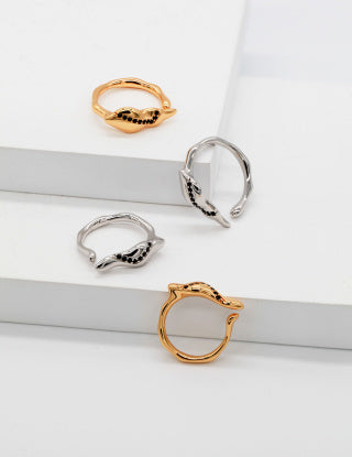 A pure silver zircon best friend ring