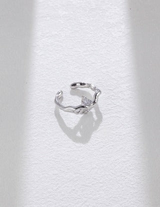 A pure silver zircon ring