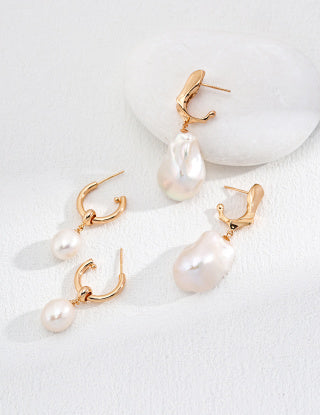 Natural pearl/resin earrings
