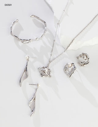 Pure silver pearl necklace