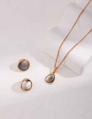 Pure silver black shell pendant