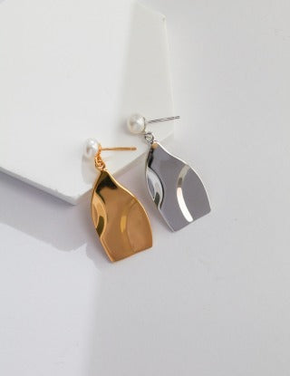 Pure silver pearl earrings