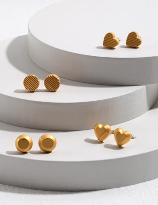 Pure silver heart-shaped stud earrings