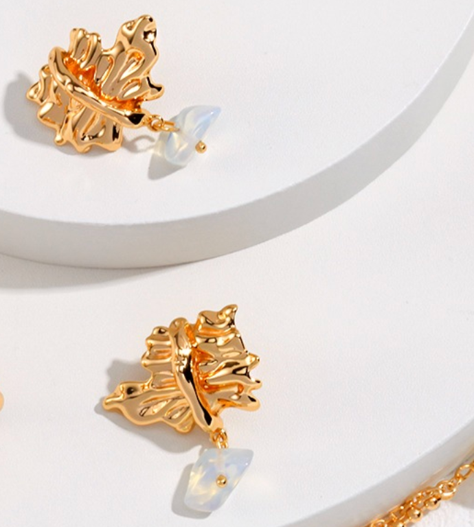 Irregular Pleat Design Series earrings